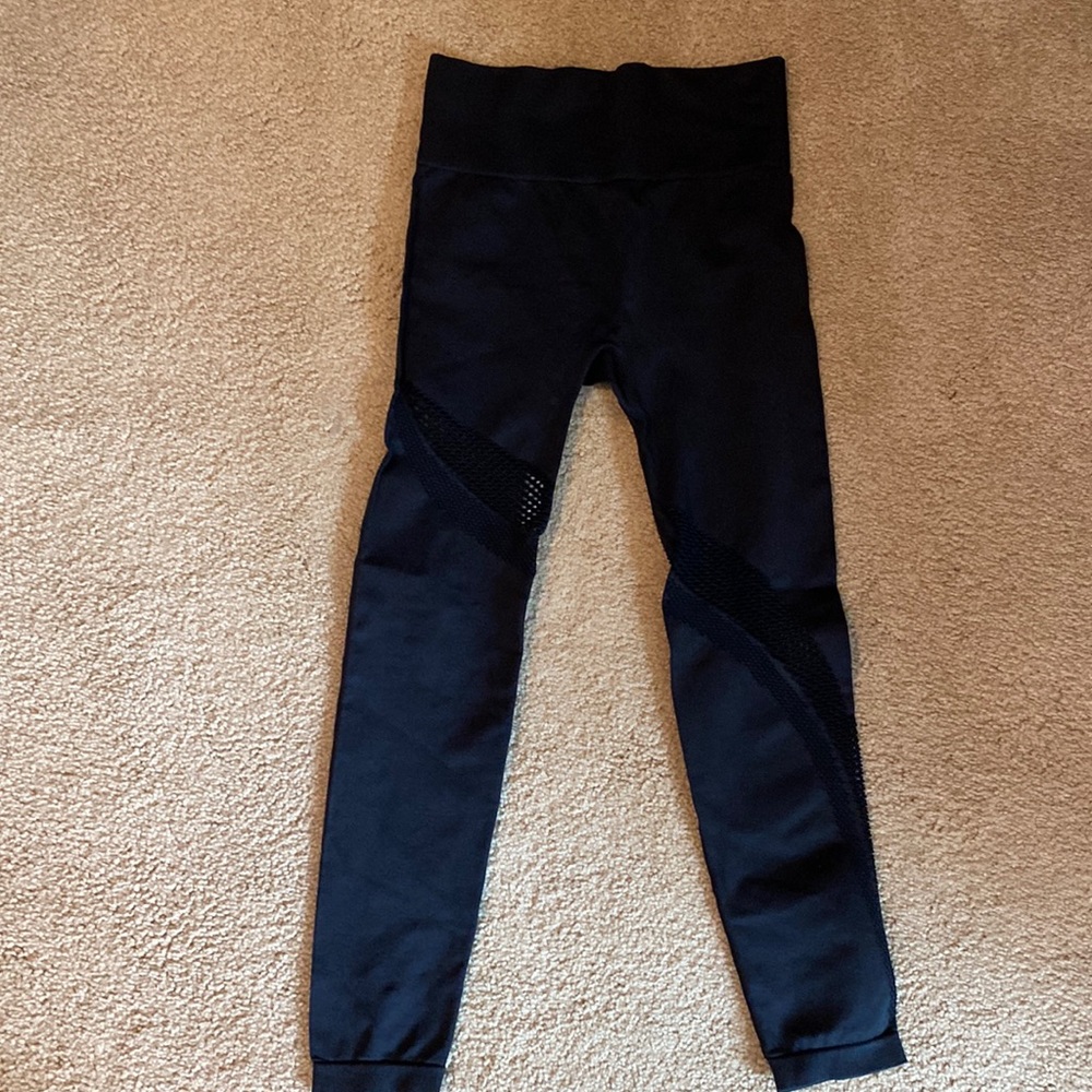 NWOT ZYIA Black Seamless Leggings 26 inch inseam Size Small